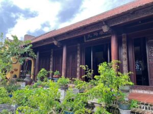 nhà gỗ kẻ truyền